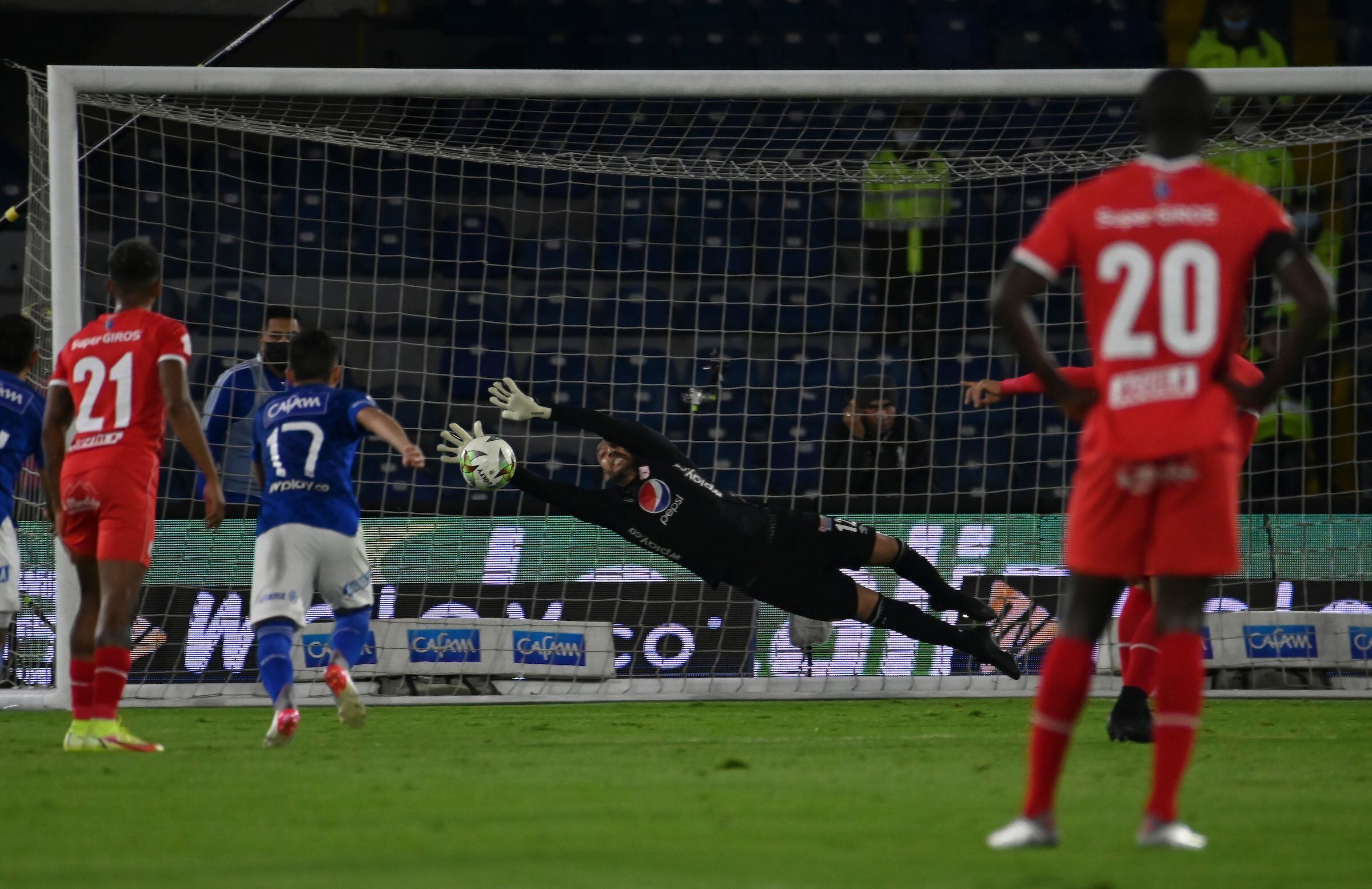 Los embajadores igualan a cero parcialmente