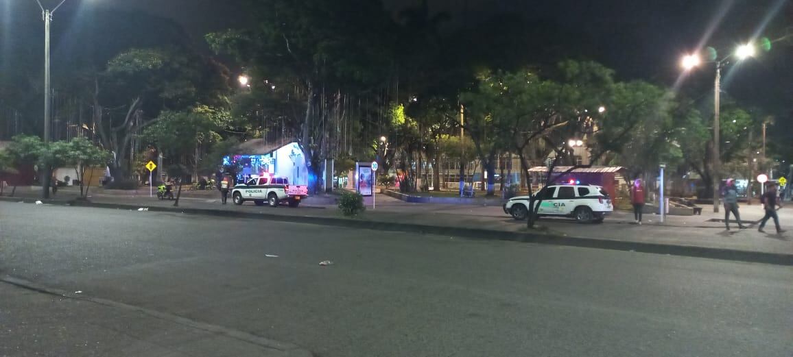 Atentado con explosivos en CAI de Policía en Cali; hay una persona herida.