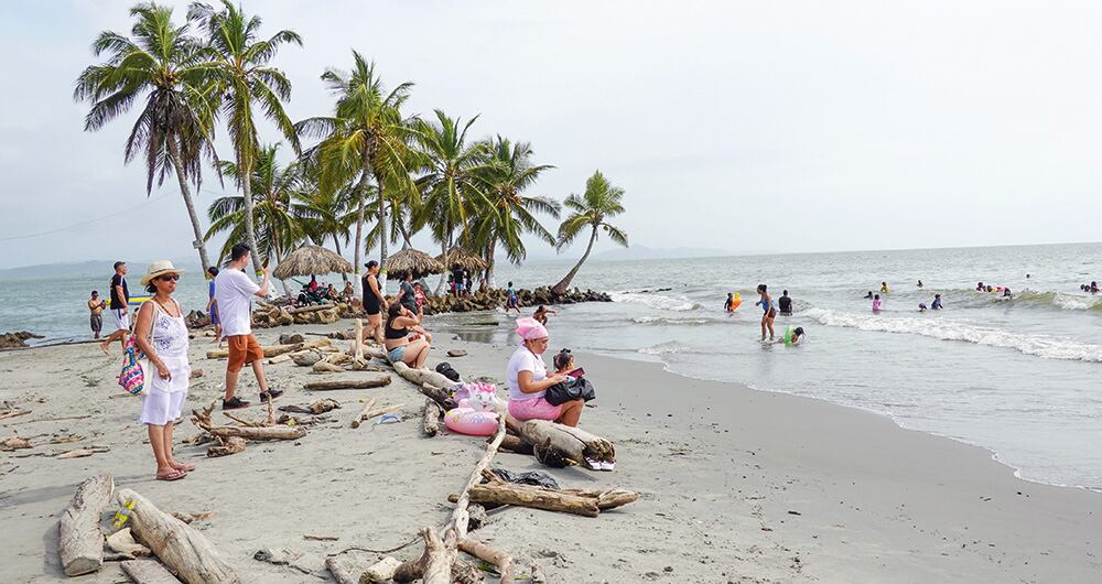 Salud Hernández-Mora recorrió la región y confirmó que los pobladores tendrán que potenciar el turismo ante la ausencia de migrantes.