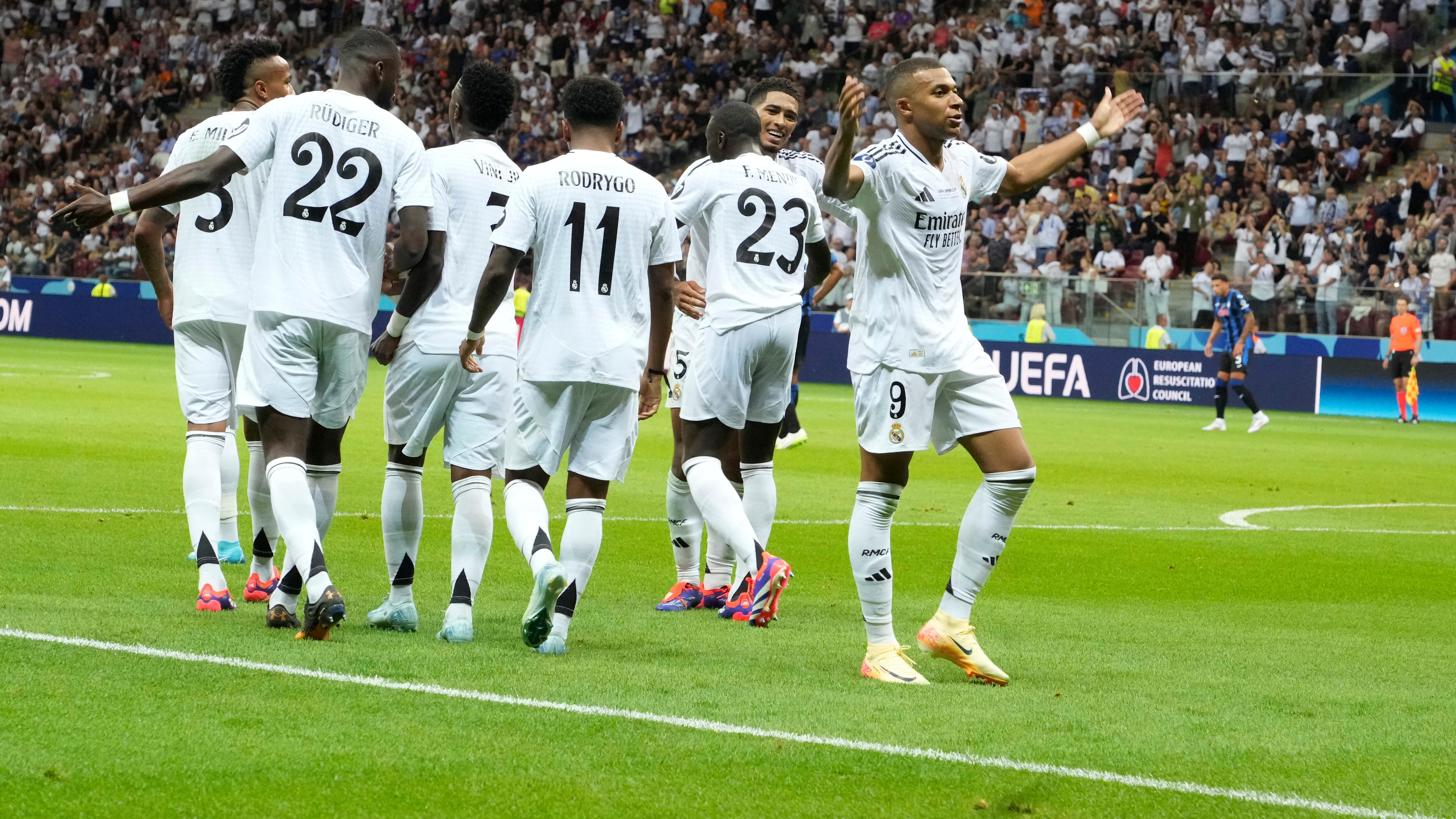 Mbappé celebra con gol su debut en el Real Madrid.