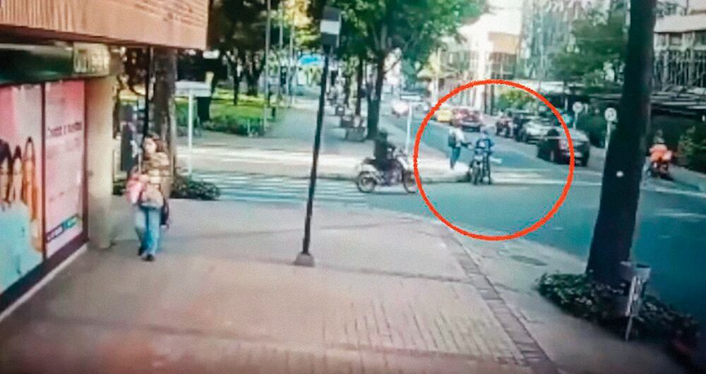    En el seguimiento y análisis de todas las cámaras del sector fue detectado Pablo Andrés Pachón, quien, según la Fiscalía, sería el encargado de la coordinación del crimen.