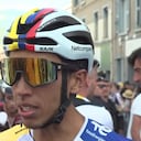 Egan Bernal dando declaraciones tras la etapa 17 del Tour de Francia 2026.