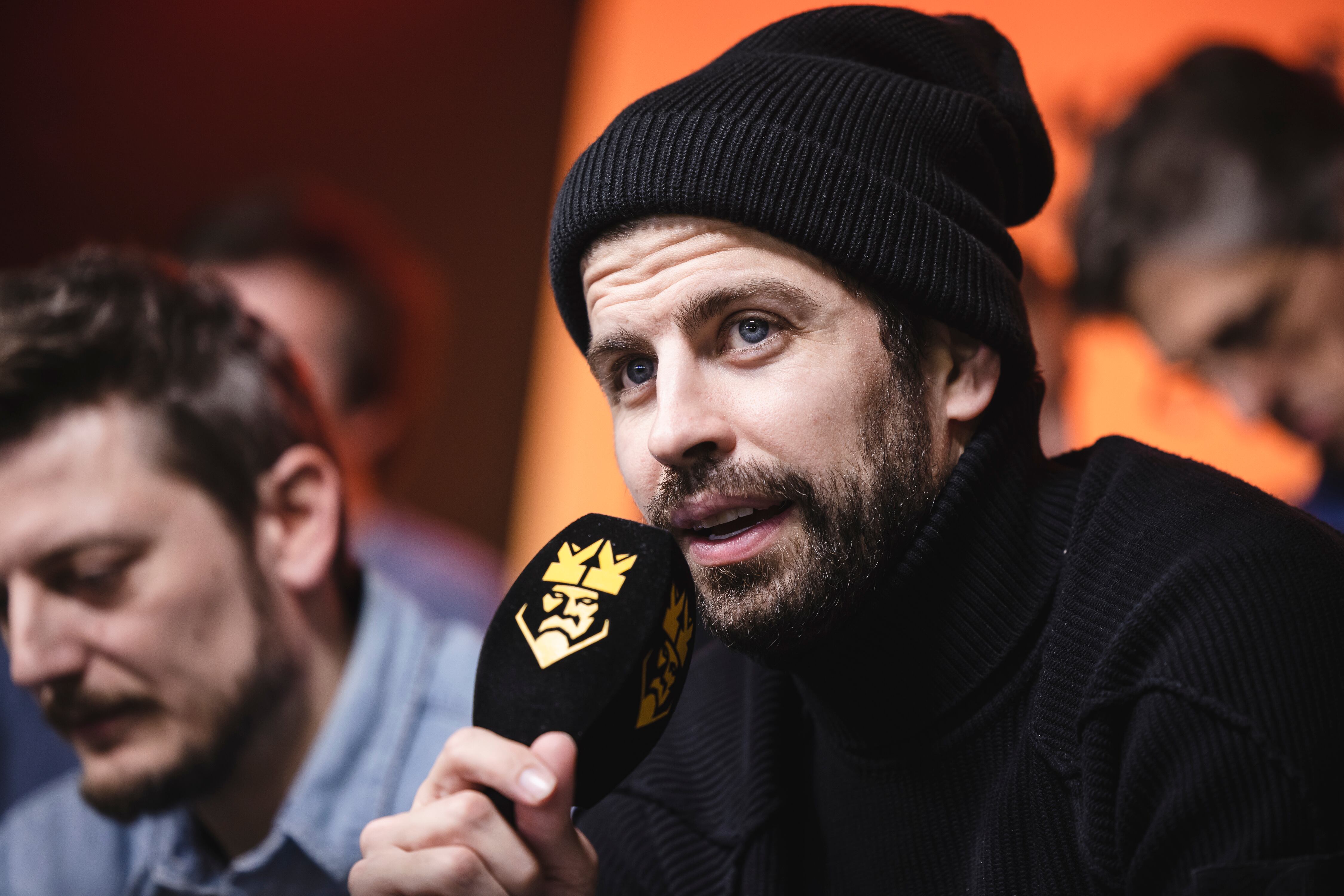 BARCELONA, SPAIN - JANUARY 15: Gerard Piqué, President of the Kings League, comments on the match live during the third day of the Kings League at Cupra Arena on January 15, 2023 in Barcelona, Spain. (Photo by Cesc Maymo/Getty Images)