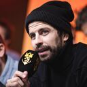 BARCELONA, SPAIN - JANUARY 15: Gerard Piqué, President of the Kings League, comments on the match live during the third day of the Kings League at Cupra Arena on January 15, 2023 in Barcelona, Spain. (Photo by Cesc Maymo/Getty Images)