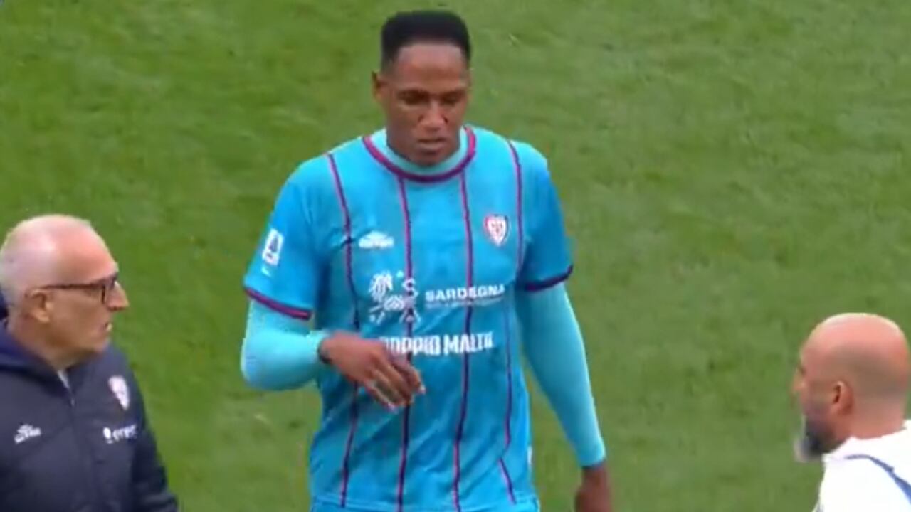 Yerry Mina salió lesionado en el último partido del Cagliari