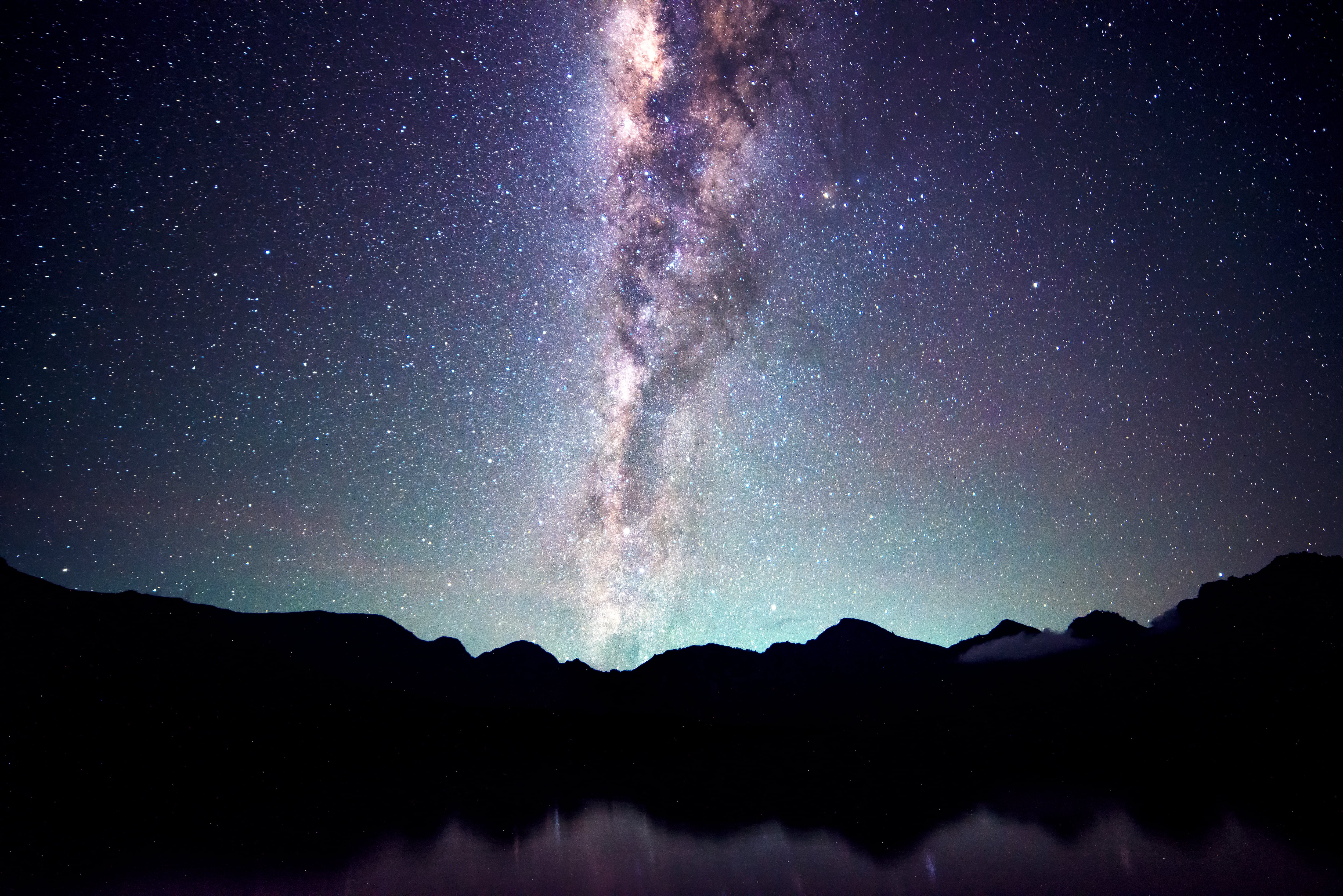 Investigación revela filamentos espaciales generados por ondas de choque en la CMZ.