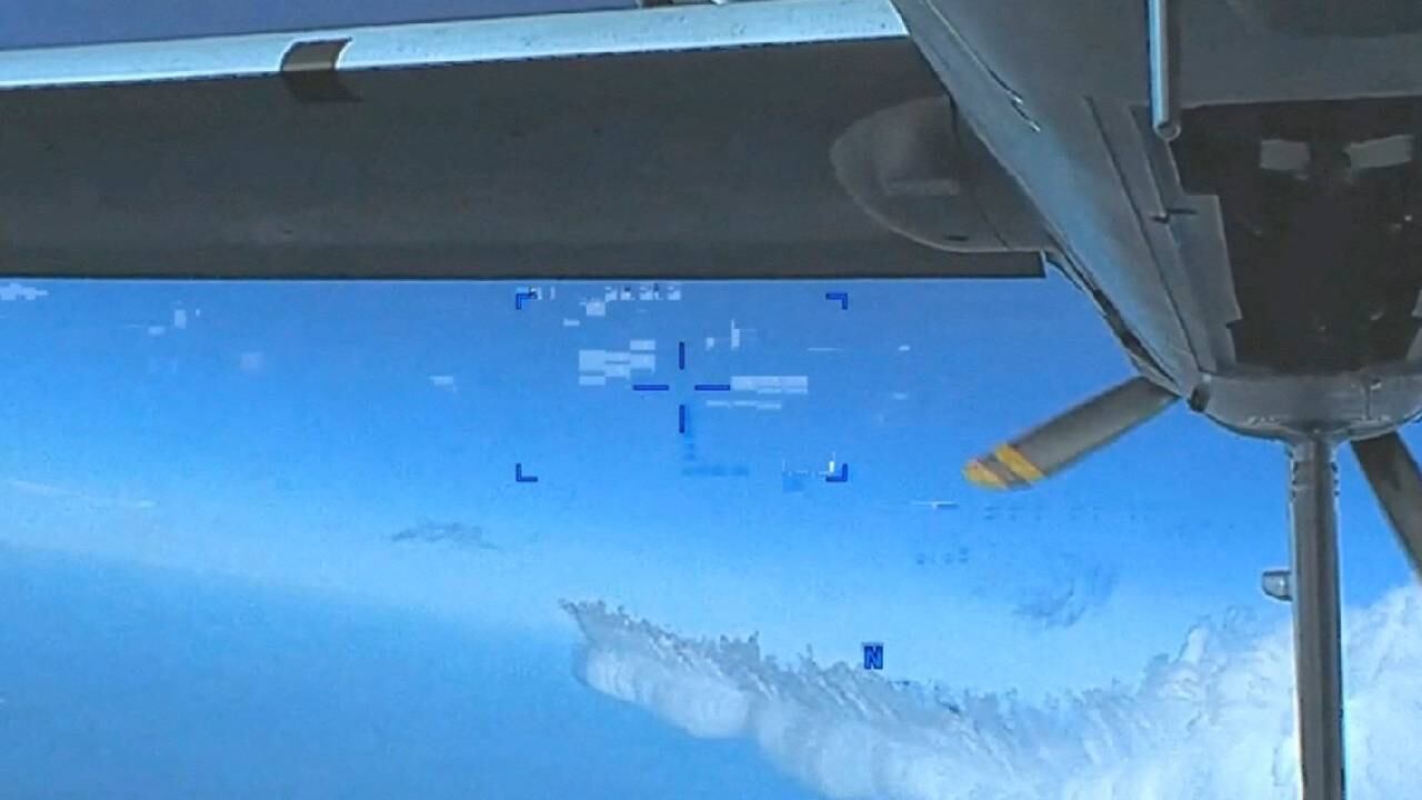 EE.UU. divulgó un video del incidente entre dron y cazas rusas.