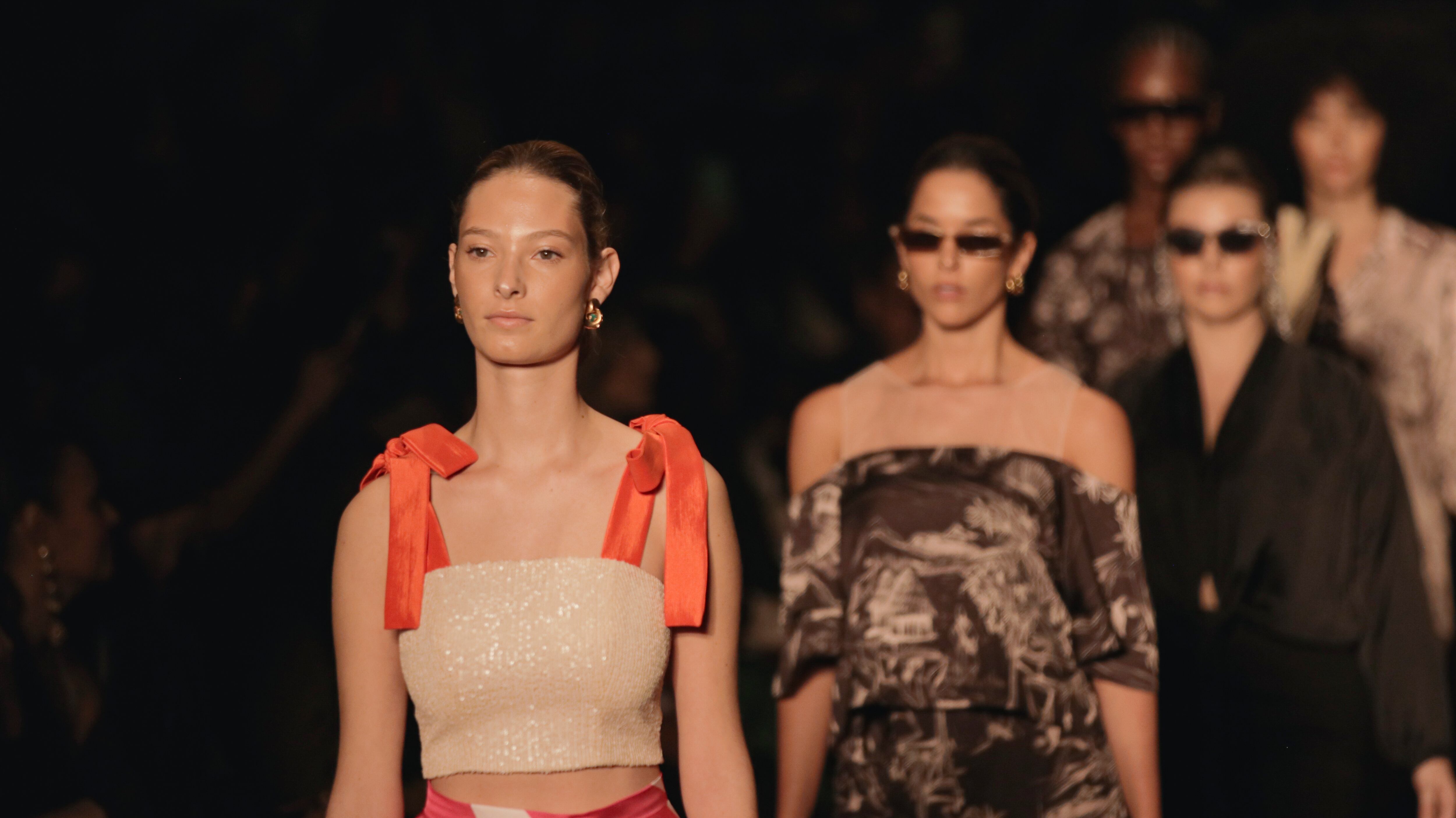 Pasarela Carolina Estefan presentando su colección Paloemango en Bogotá Fashion Week 2022