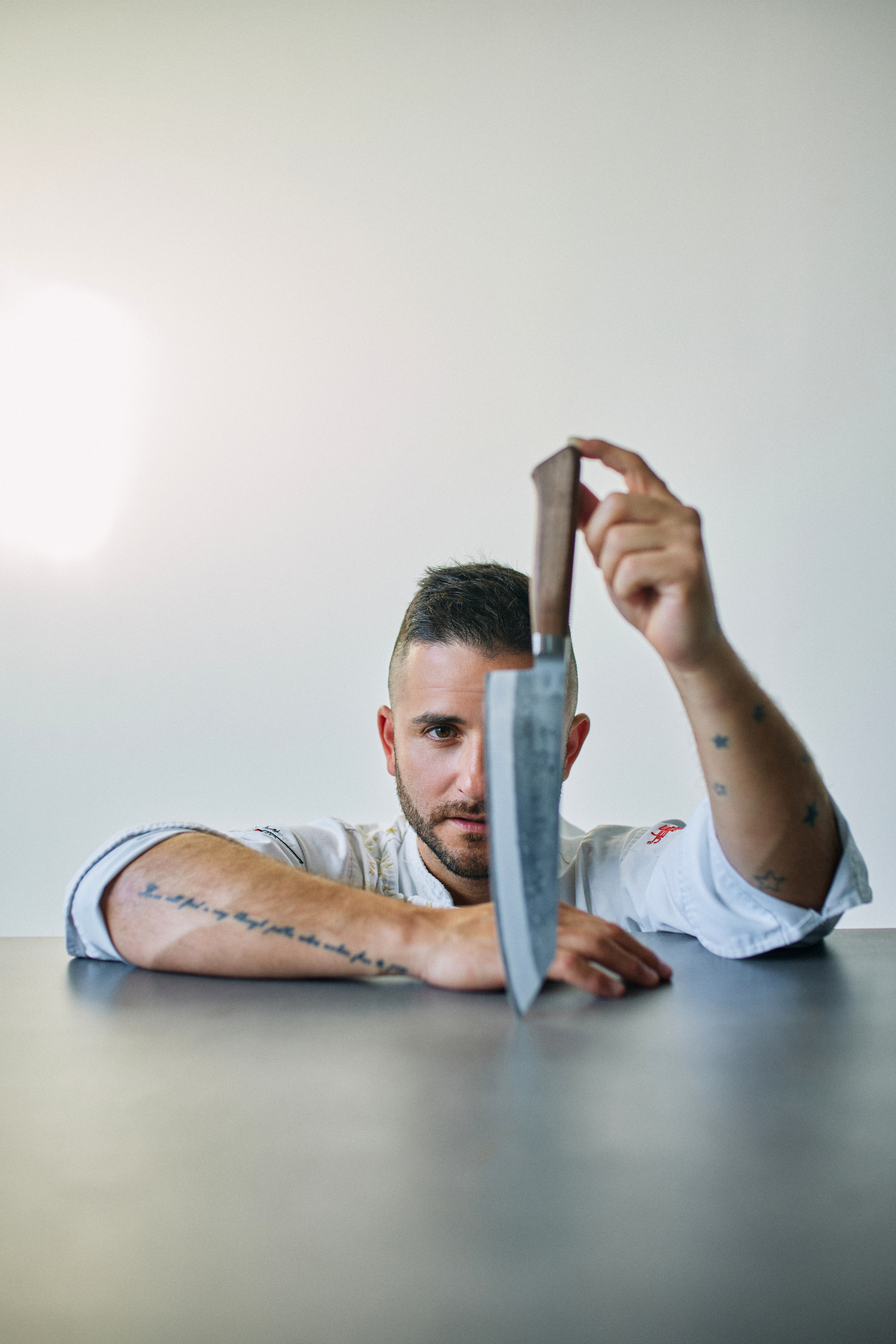 El chef colombiano Juan Manuel Barriento es el artífice y  propietario de  El Cielo, que más que restaurantes, es una experiencia de cocina molecular.