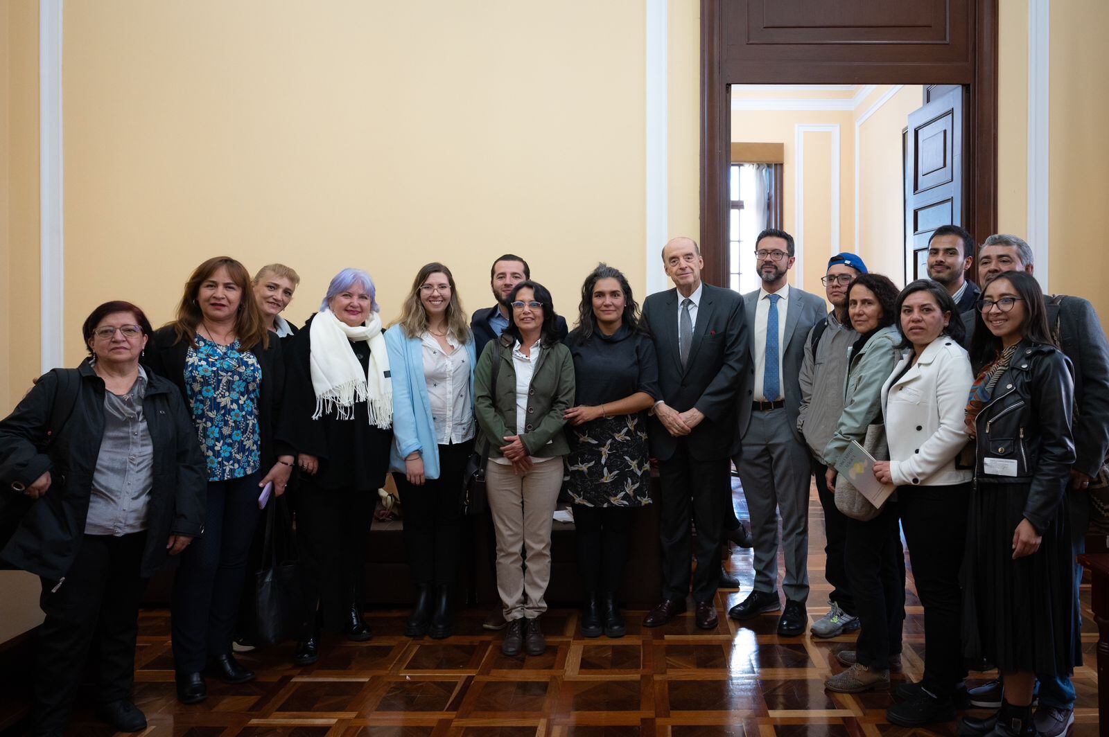 El ministro Leyva estuvo acompañado de sus colaboradores.