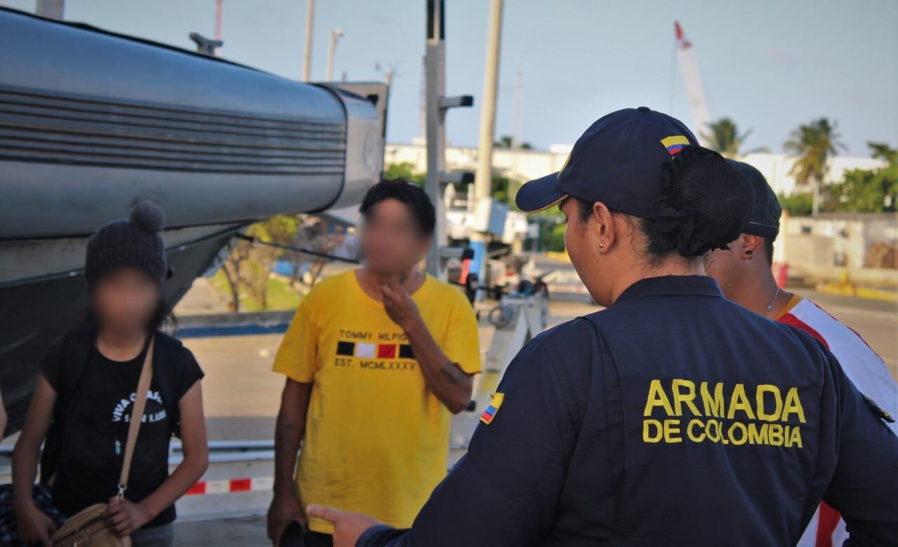De acuerdo con el reporte de las autoridades, se trata de ciudadanos ecuatorianos, entre ellos cuatro menores de edad, que se encontraban en costas de isla Cayo Albuquerque, en el sector Cayo Pescador - Archipiélago de San Andrés, desde donde pretendían transportarse en embarcaciones ilegales.
