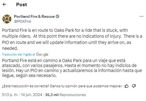 Los bomberos tuvieron que rescatar a las 30 personas que se encontraban atrapadas en la atraccion