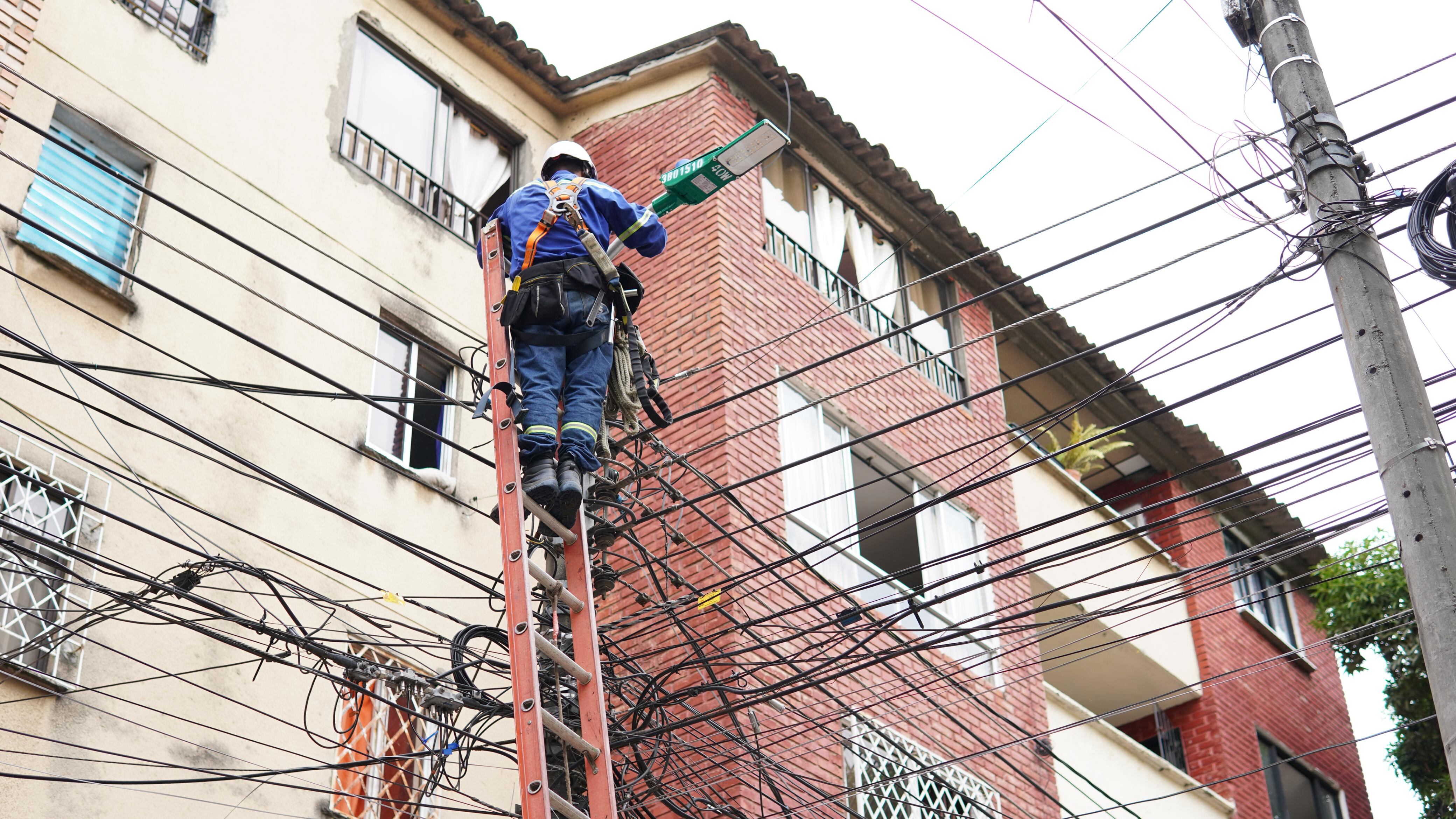 Cambios de luminarias en Cali
