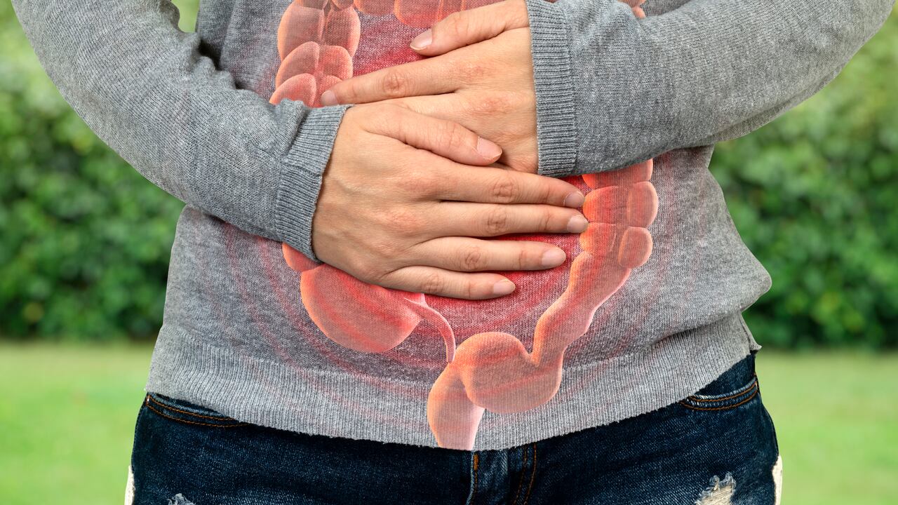 La limpieza del colon es clave para evitar complicaciones de salud.