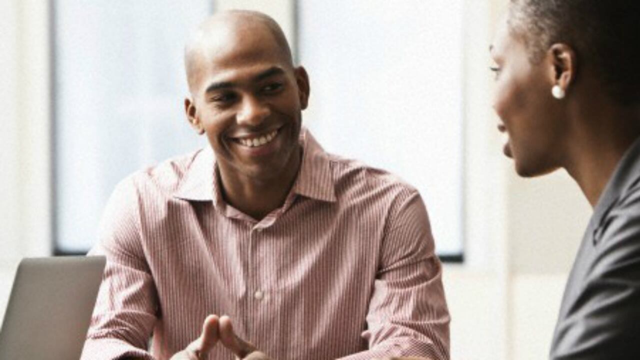 Una persona ‘blanca’ tiene un 20% de posibilidades de ser llamado a entrevista frente al 9% de una persona, con el mismo perfil, de origen afro.