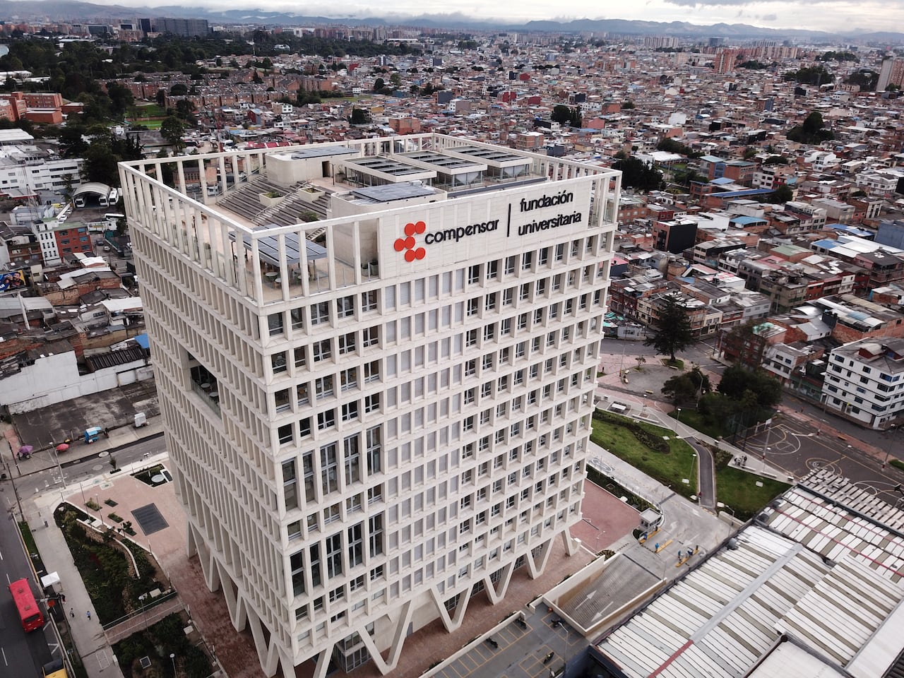 UCOMPENSAR - Cumbre Líderes por la Educación