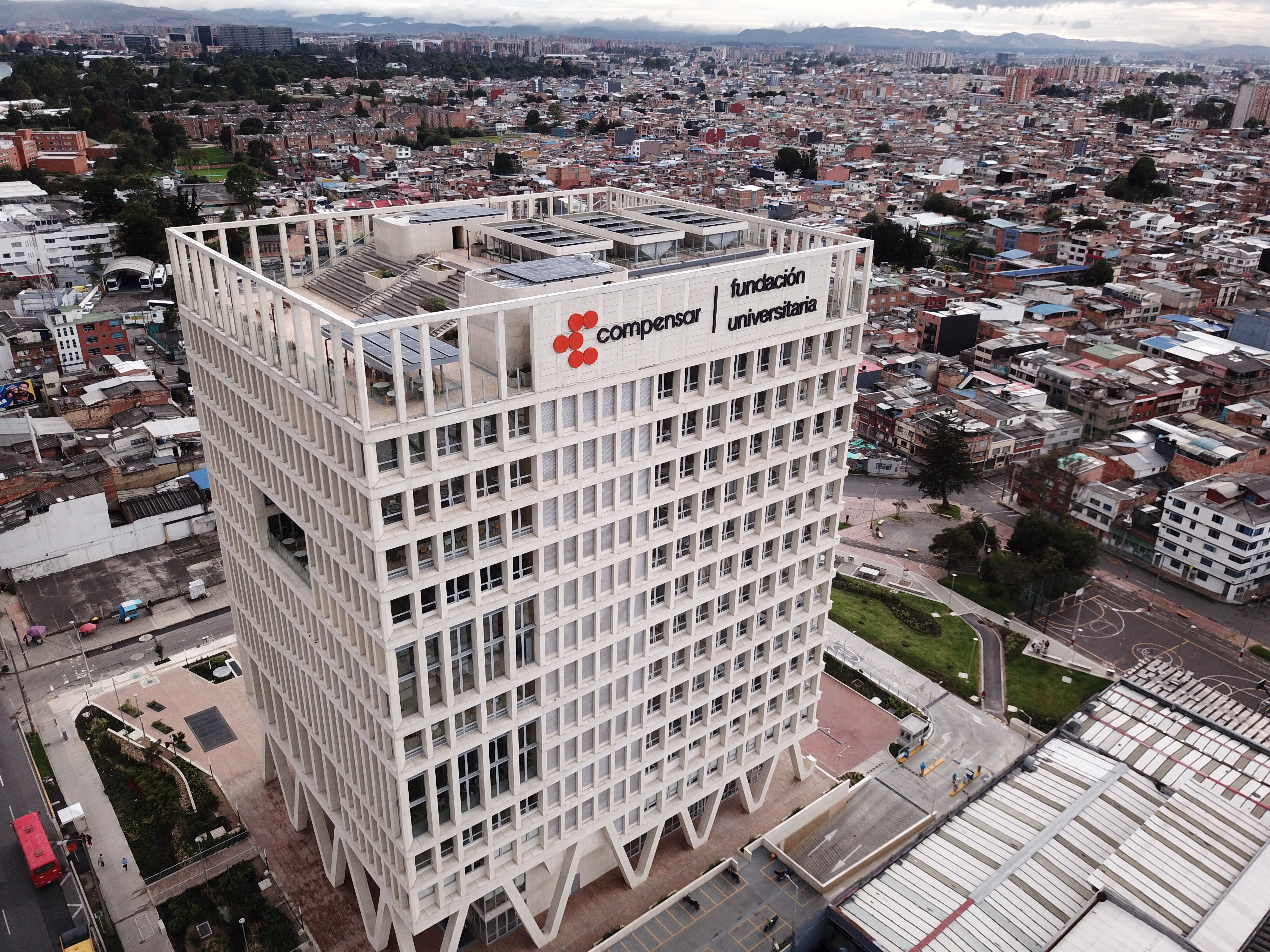 UCOMPENSAR - Cumbre Líderes por la Educación