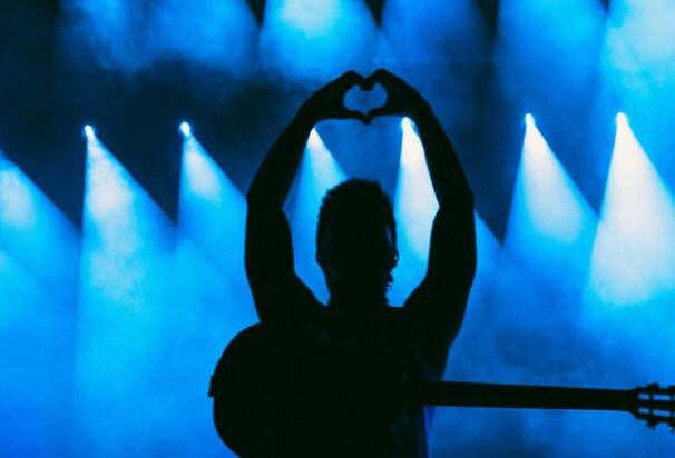 Camilo cerró su gira del año 2024 con broche de oro en Madrid