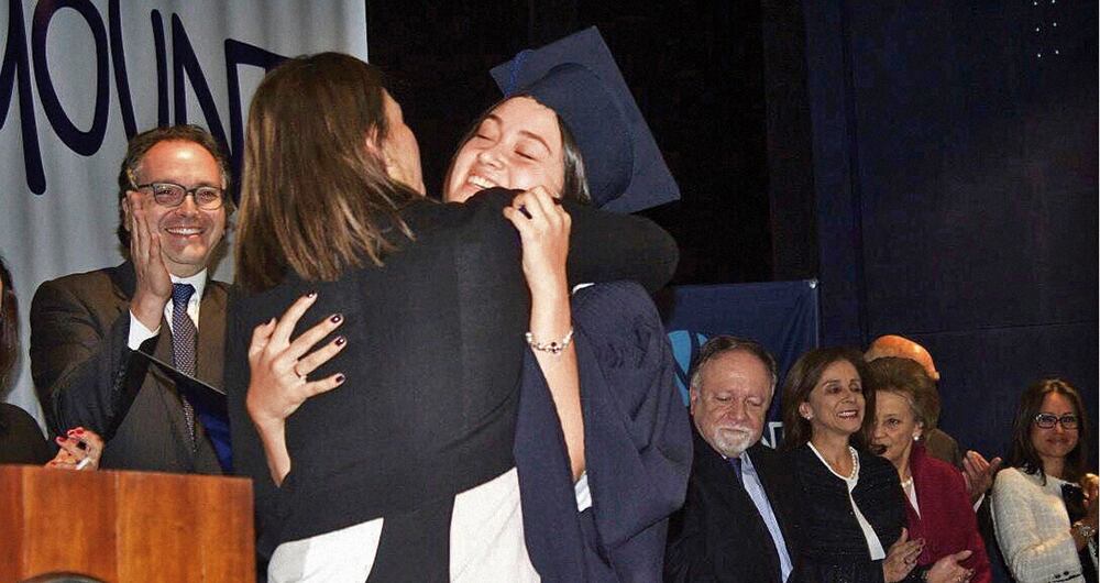 Fotos de Laura Giraldo cuando aún era alumna del Marymount, estaba cerca de graduarse y todavía era menor de edad. Por esos años, señala, fue víctima de los presuntos abusos del profesor Mauricio Zambrano.
