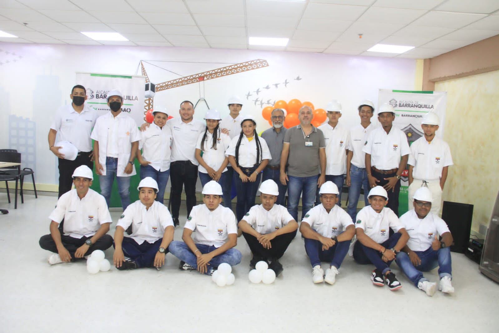 Estos son algunos de los jóvenes que decidieron dejar el conflicto y aprovechar las becas estudiantiles.