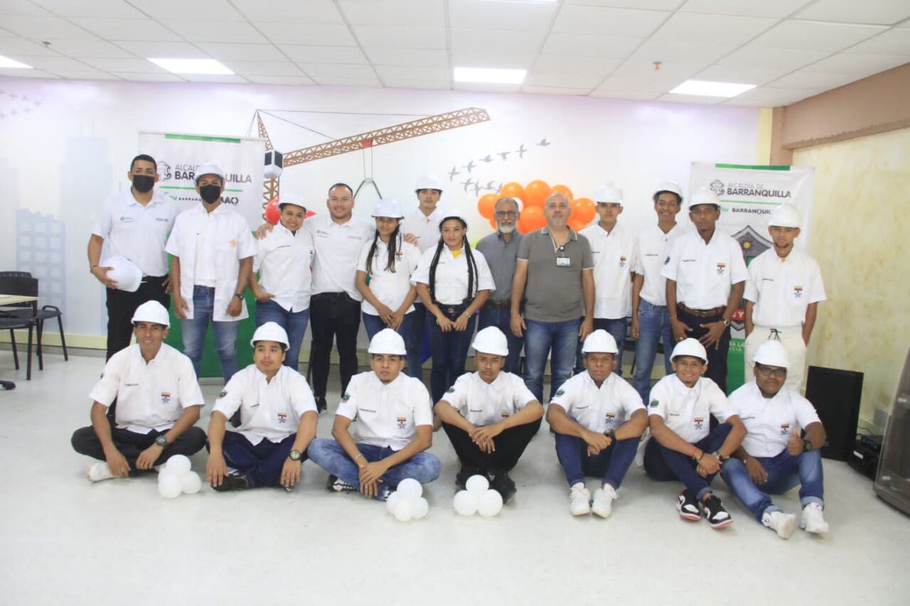 Estos son algunos de los jóvenes que decidieron dejar el conflicto y aprovechar las becas estudiantiles.