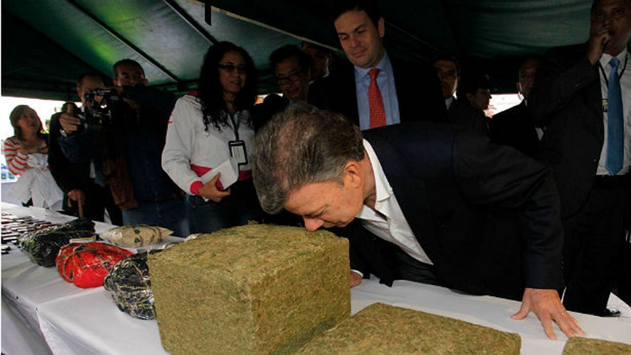 Los analistas consideraron "desafortunada" la acción y coinciden en que jugará en contra del presidente.