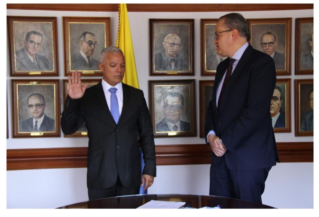 En su apartamento y en el centro de Bogotá, fue encontrado el cuerpo sin vida del procurador delegado Carlos Mario Molina