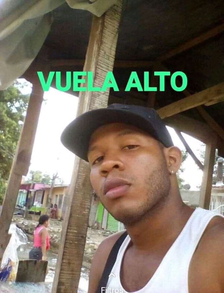 En las redes sociales se ha compartido la foto de este hombre como la víctima del hecho