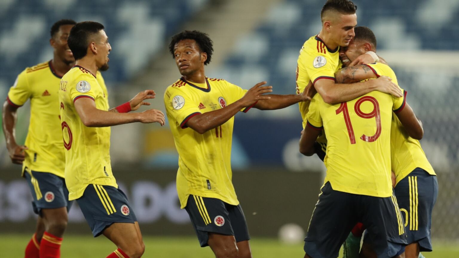 Las historias de jugadores como Juan Guillermo Cuadrado, Dávinson Sánchez y Yerry Mina, entre otros, son el reflejo de una sociedad desigual, en la que sobra talento pero faltan oportunidades.