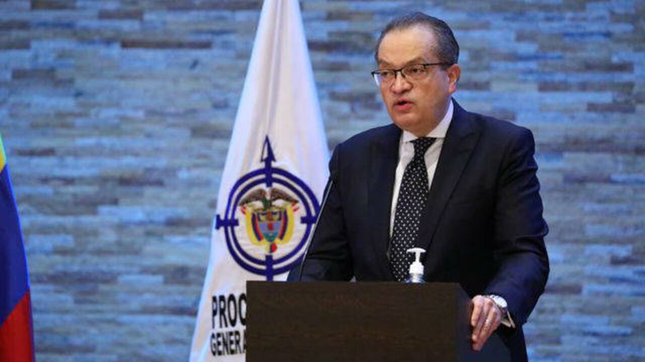 25 candidatos se inscribieron para reemplazar a Fernando Carrillo en el Consejo de Estado