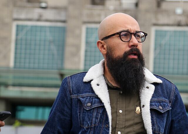 Carlos Carrillo, director de la Unidad Nacional para la Gestión del Riesgo de Desastres (UNGRD) , llega al Bunker de la Fiscalía General de la Nación tras ser citado formalmente en relación a las denuncias presentadas sobre los casos de corrupción dentro de la entidad.