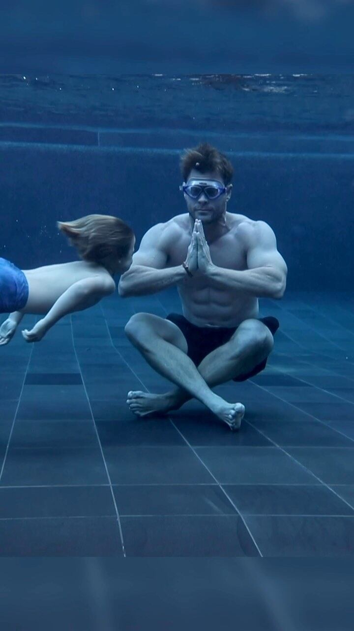 El actor fue interrumpido por su hijo en plena meditación subacuática. Foto: Instagram @chrishemsworth.