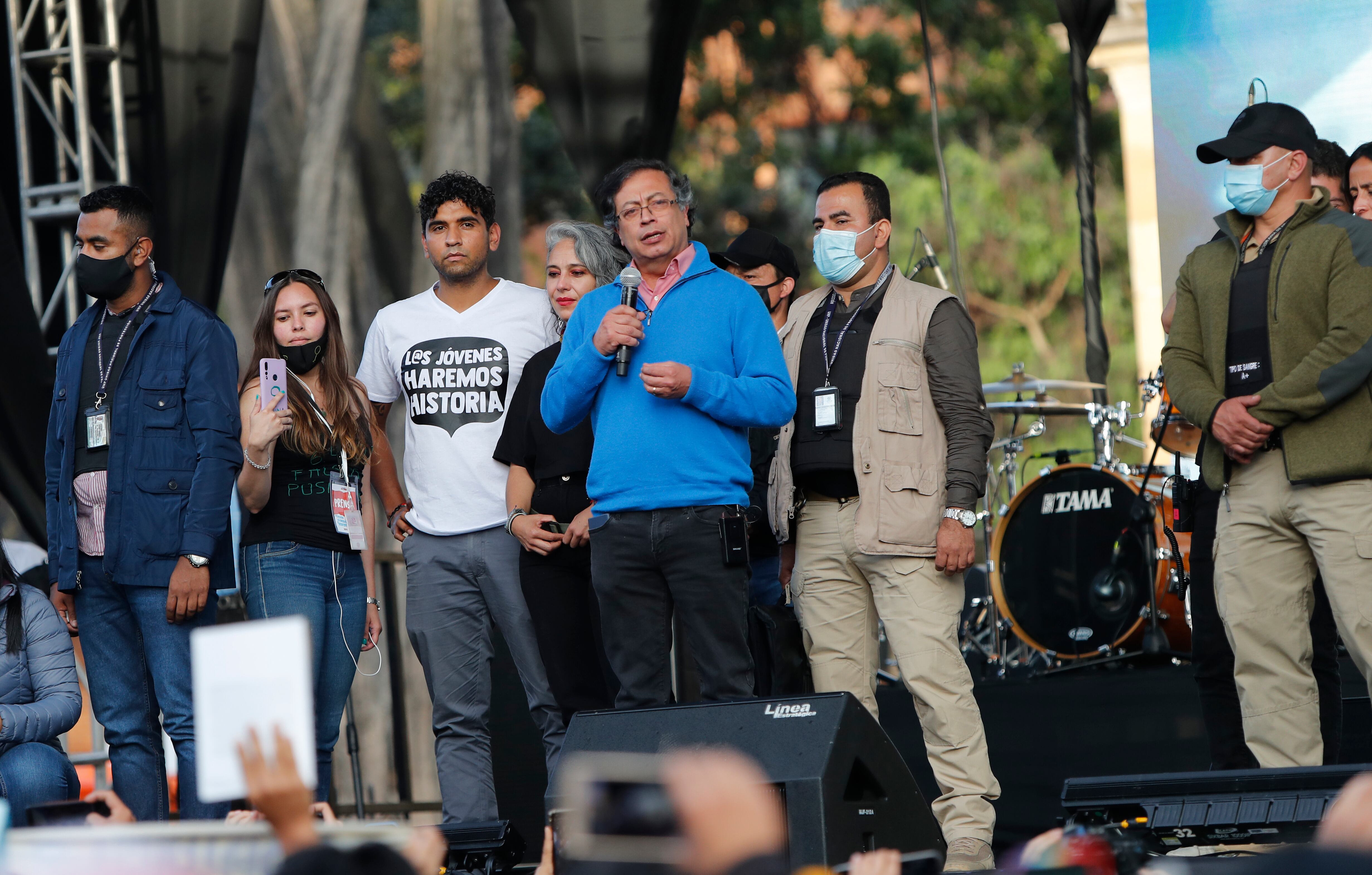 Gustavo Petro convocó en el parque de Lourdes en Chapinero a las juventudes en el Pacto Histórico con los partidos de izquierda
Bogotá octubre 2 del 2021
Foto Guillermo Torres / Semana