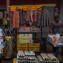 Miles de personas venezolanas y colombianas han tenido que dedicarse a la economía informal por la ruptura de relaciones diplomáticas, que tuvo un fuerte impacto económico en la frontera