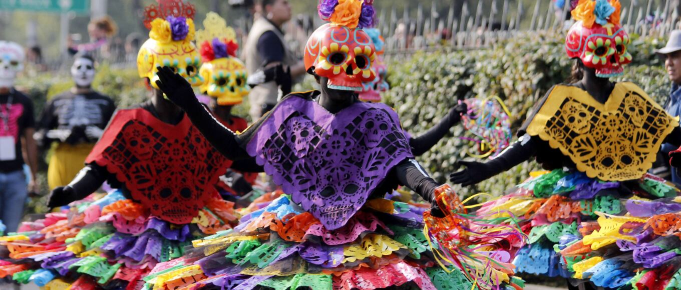 Las calles de la Ciudad de México se llenaron de color y emoción, celebrando la conexión entre el mundo de los vivos y el de los muertos.