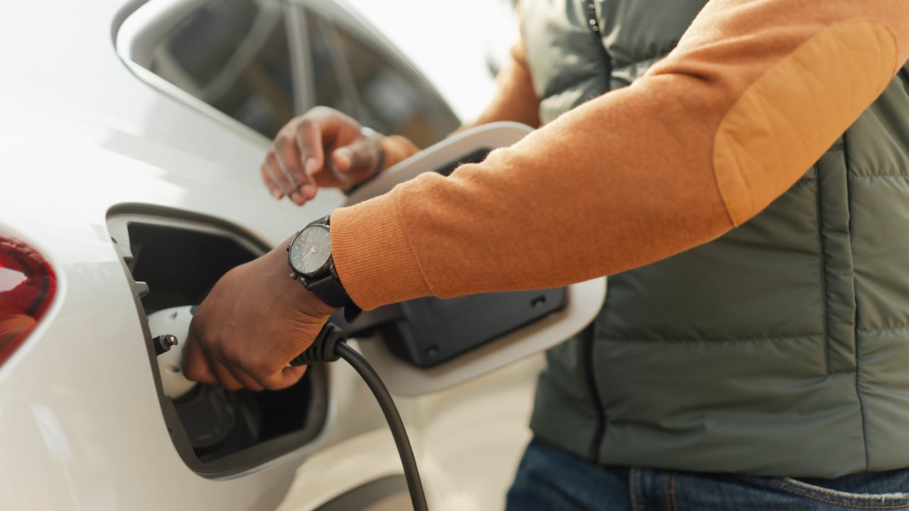 Las estaciones de carga rápida serán clave para fortalecer la movilidad eléctrica en el país.