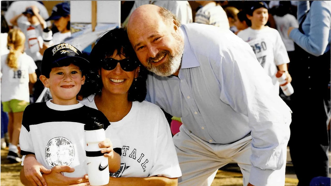 Jake Reiner, de 33 años, publicó un emotivo texto en Substack donde describió la “pesadilla viviente” que vive su familia.