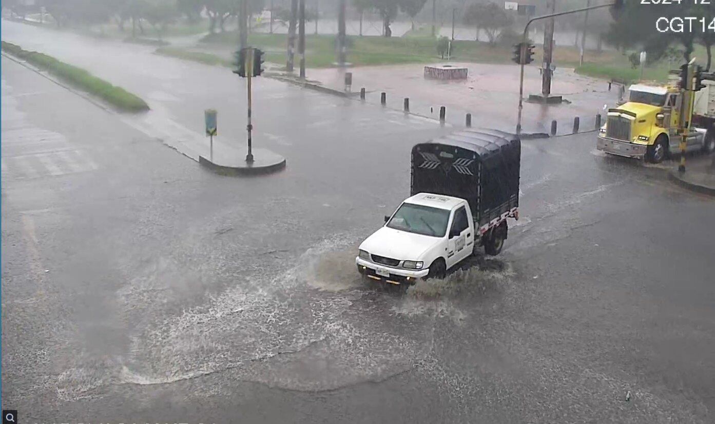 Lluvias provocan inundaciones en diferentes localidades de Bogotá