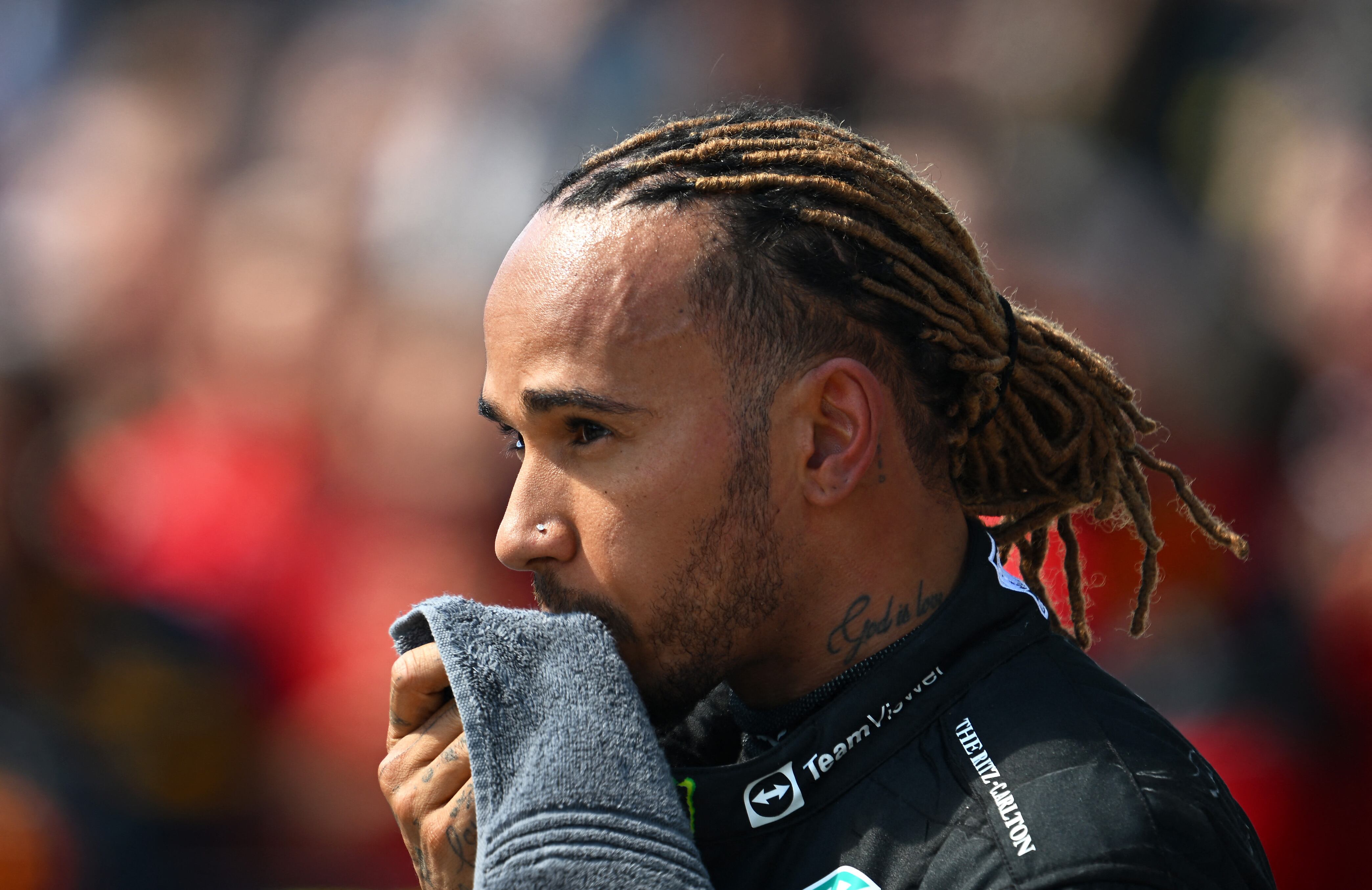 MONTREAL, QUEBEC - JUNE 19: Third placed Lewis Hamilton of Great Britain and Mercedes looks on in parc ferme during the F1 Grand Prix of Canada at Circuit Gilles Villeneuve on June 19, 2022 in Montreal, Quebec.   Clive Mason/Getty Images/AFP (Photo by CLIVE MASON / GETTY IMAGES NORTH AMERICA / Getty Images via AFP)