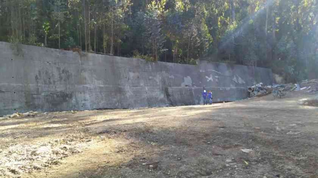 Durante tres meses, la edificación de tres pisos en los cerros orientales fue demolida. Foto: CAR.