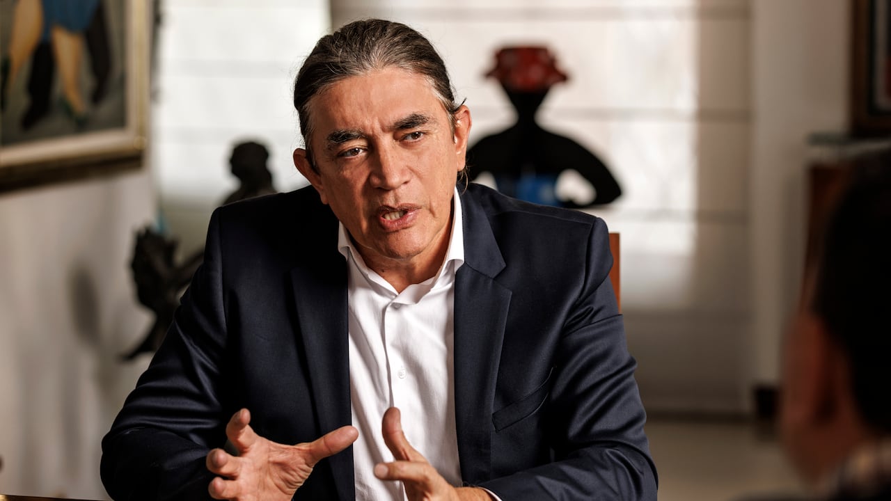 Gustavo Bolívar, precandidato para la consulta del Pacto Histórico, denunció a la Colombia Humana.