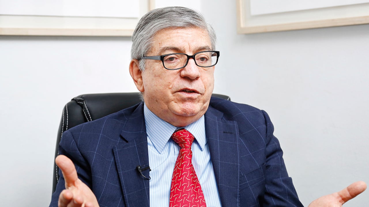 César Gaviria es cercano al rector de la Universidad de los Andes.