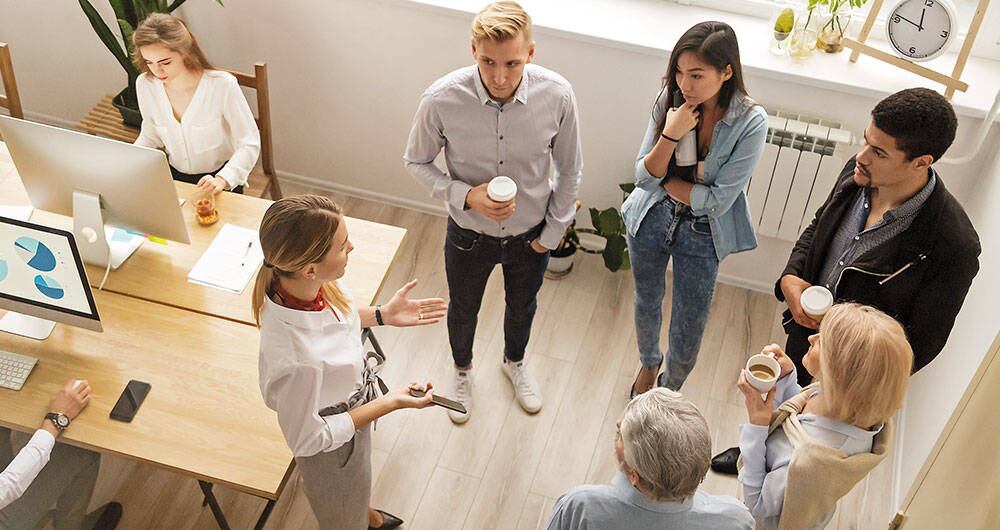 Los jefes milenial deben procurar que sus subalternos mayores no los vean como una amenaza sino como una ayuda.