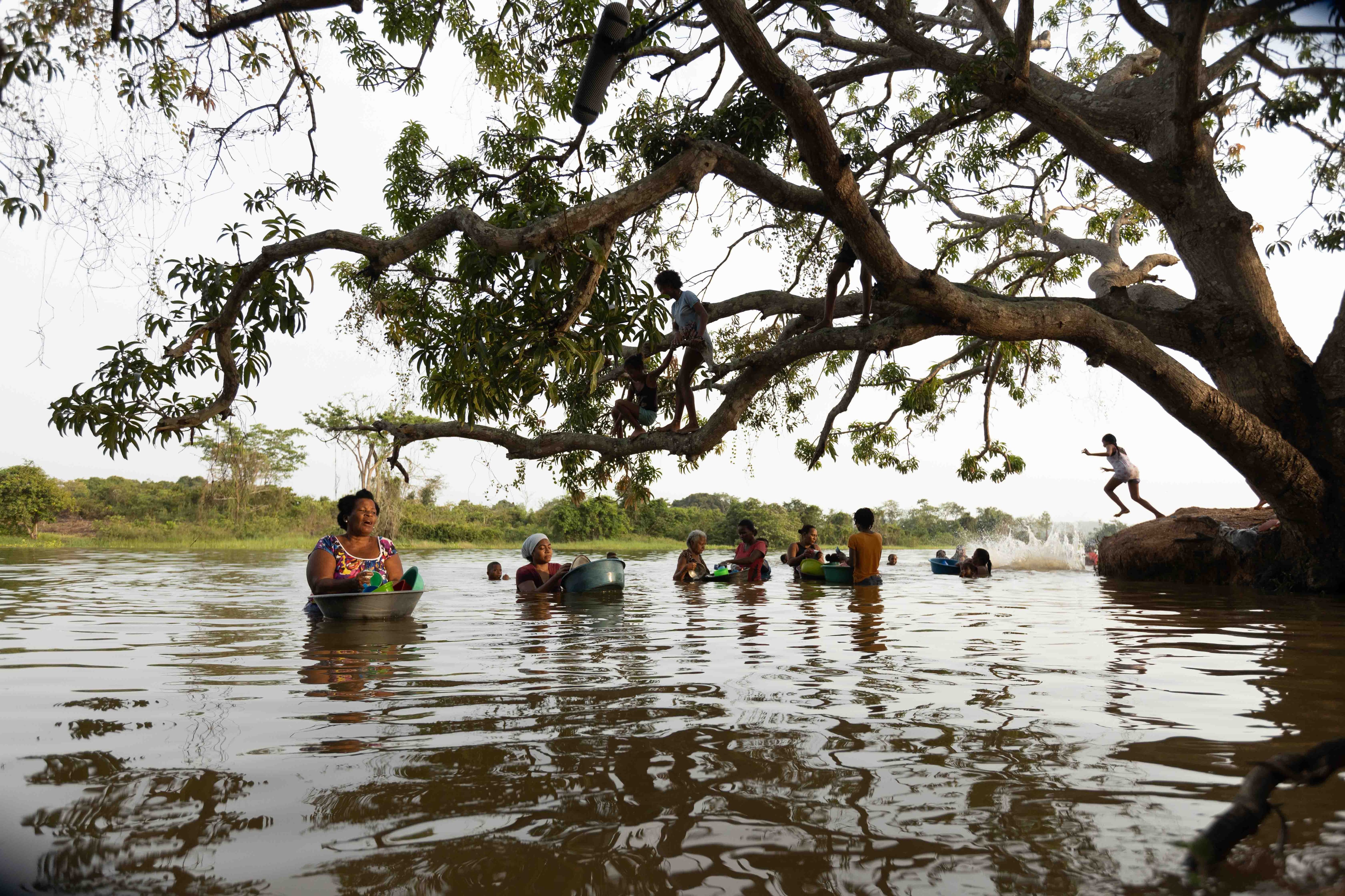 Imágenes de 'La Suprema', que ganó el Premio del público en FICCI 63 y se estrena en cartelera colombiana el 2 de mayo.