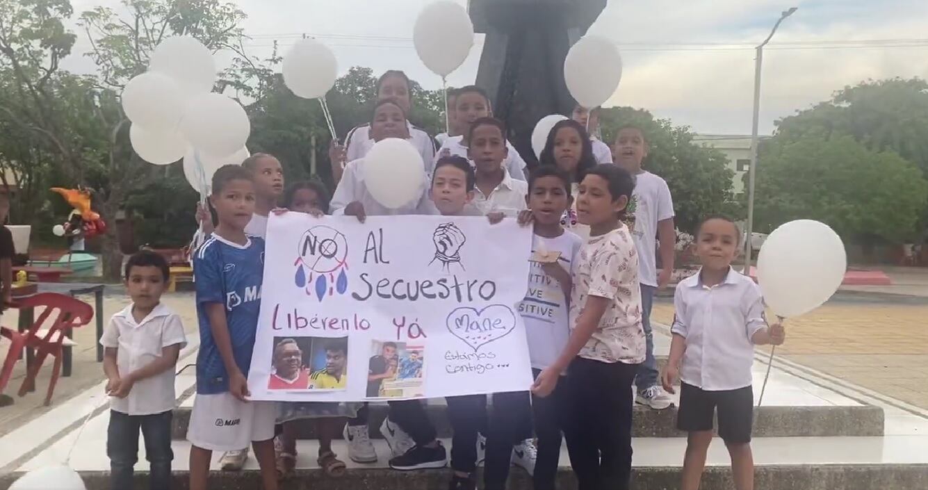 Multitudinaria marcha en Barrancas, La Guajira, para exigir la liberación del padre de Luis Díaz.