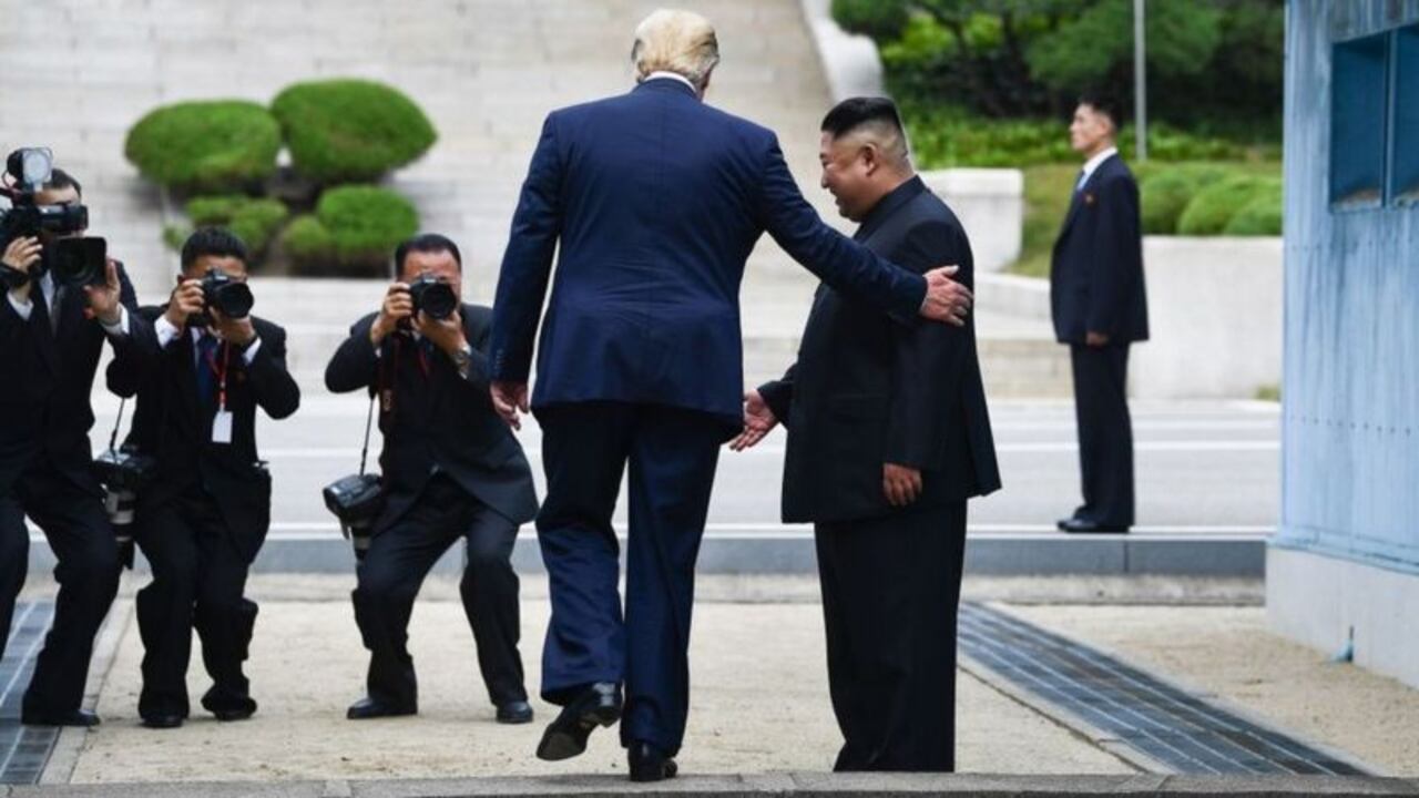 Trump se convirtió en el primer presidente de EE.UU. en cruzar la línea divisoria entre Corea del Norte y del Sur.