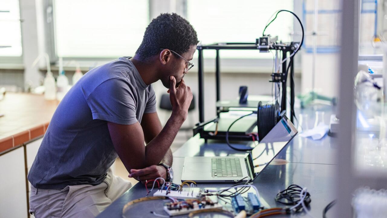 Diversas empresas requieren practicantes en distintas áreas.