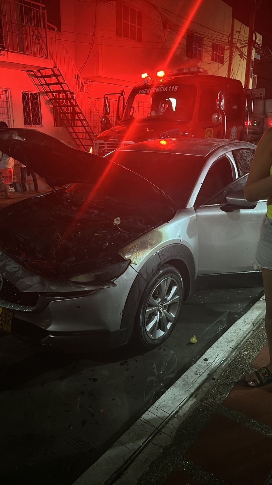 Incendio carro Day Vásquez