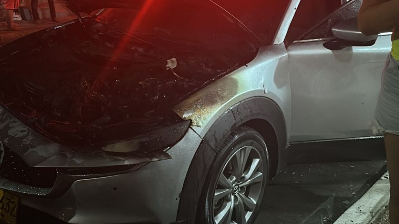 Incendio carro Day Vásquez