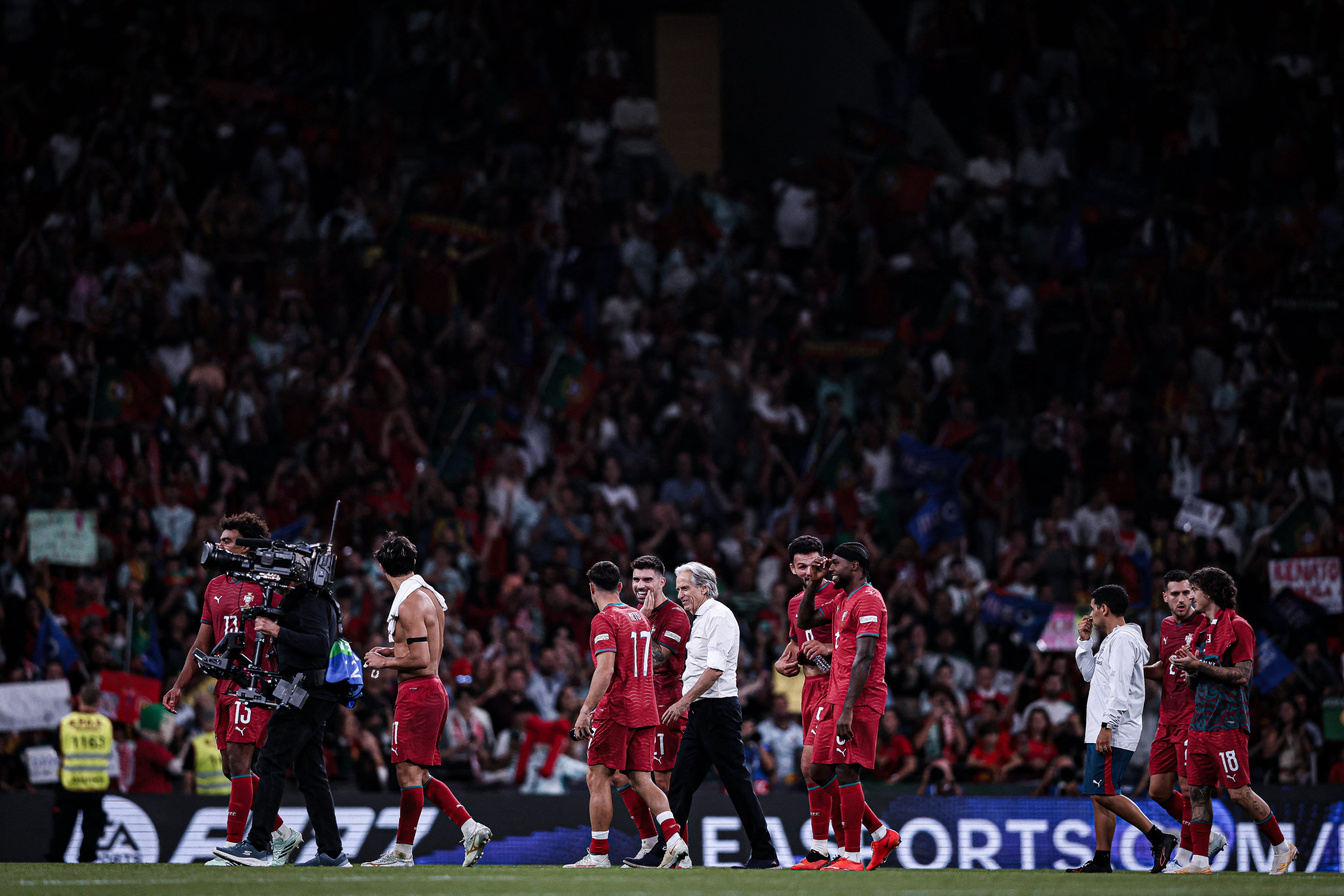 Portugal head coach Jorge Jesus and members of the Portugal national team react after the final whistle during the UEFA Nations League 2026/27 Group A4 matchday 4 match between Portugal and Norway at Estadio do Dragao in Porto, Portugal, on October 4, 2026. (Photo by Joao Gregorio/NurPhoto) (Photo by Jo�o Greg�rio / NurPhoto via AFP)